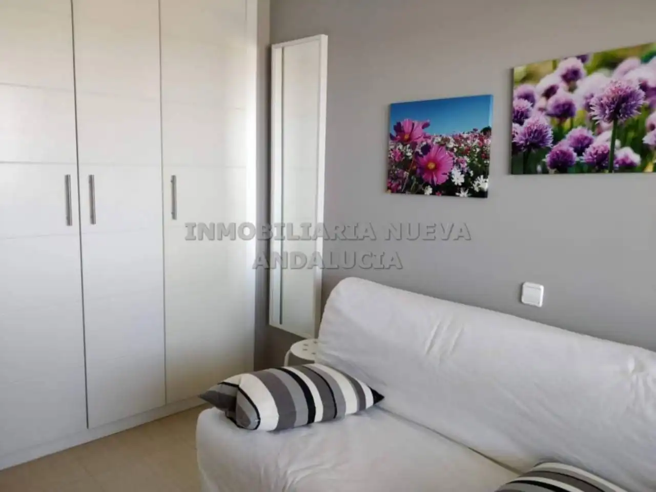 Habitación de Piso de alquiler en Almería con Aire acondicionado, Terraza y Amueblado