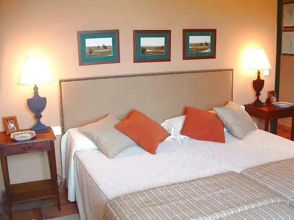 Schlafzimmer von Einfamilien-Reihenhaus zum Verkauf in Navata mit Heizung, Privatgarten und Terrasse
