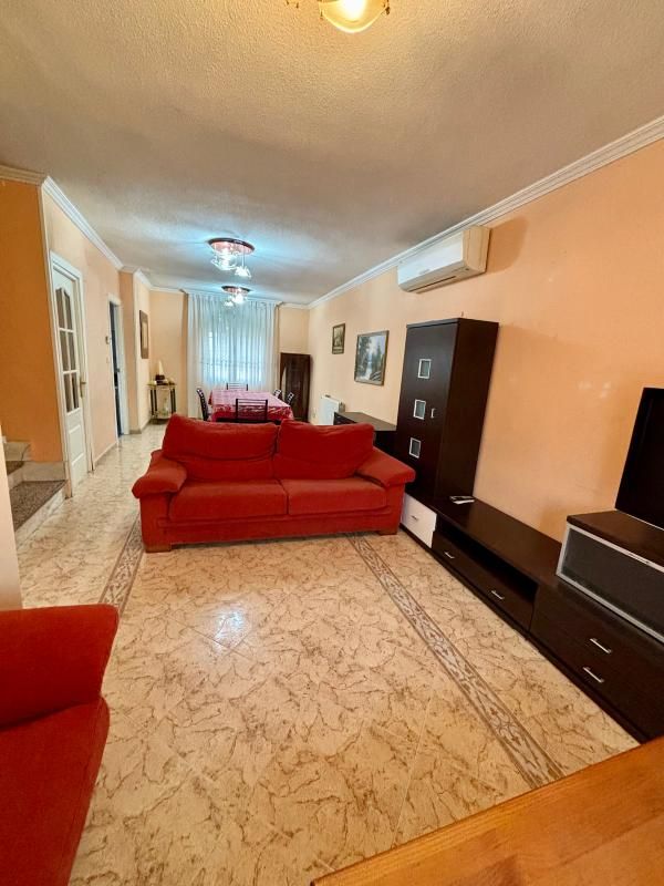 Sala d'estar de Casa adosada en venda en Fuentidueña de Tajo amb Aire condicionat, Calefacció i Jardí privat