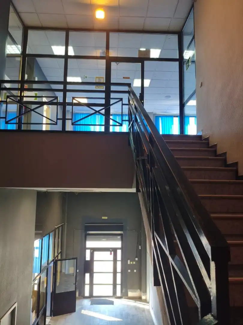 Nau industrial de lloguer en Peligros amb Calefacció i Alarma