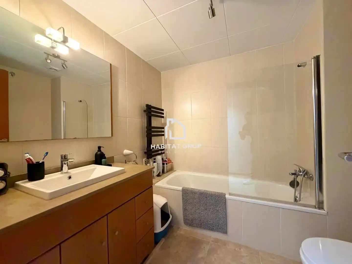 Badezimmer von Wohnung zum Verkauf in Riudarenes mit Klimaanlage, Heizung und Terrasse