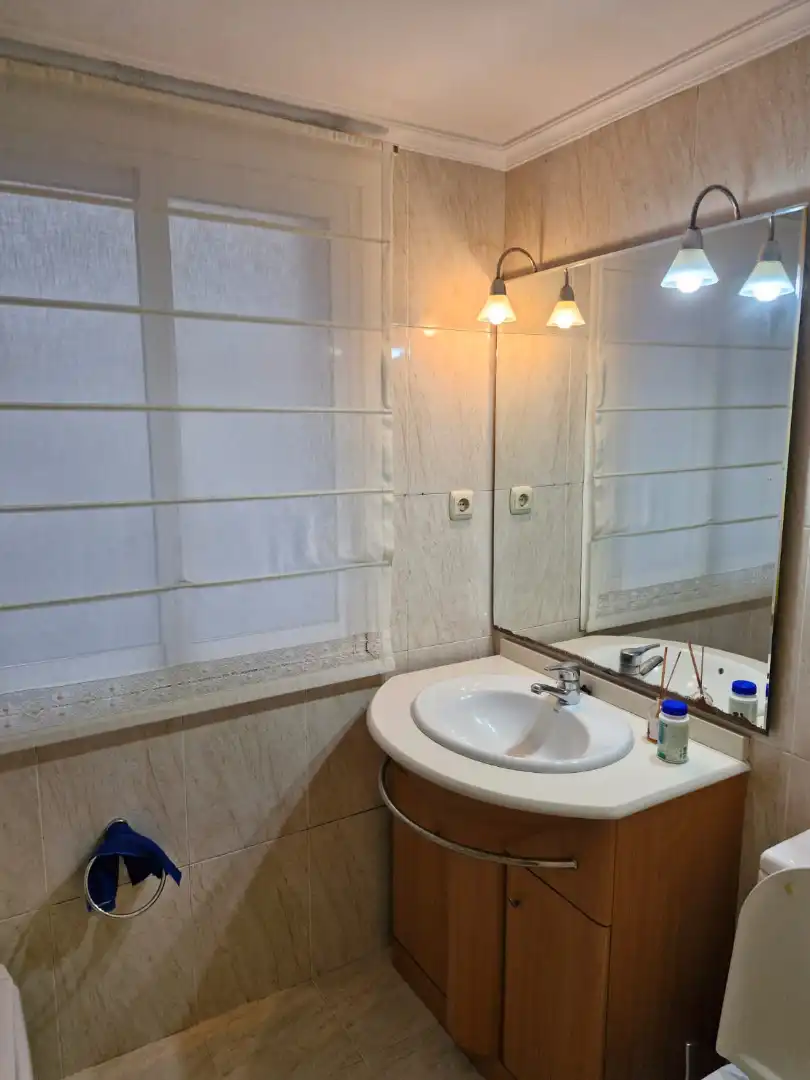 Baño de Piso de alquiler en Santiago de Compostela  con Amueblado