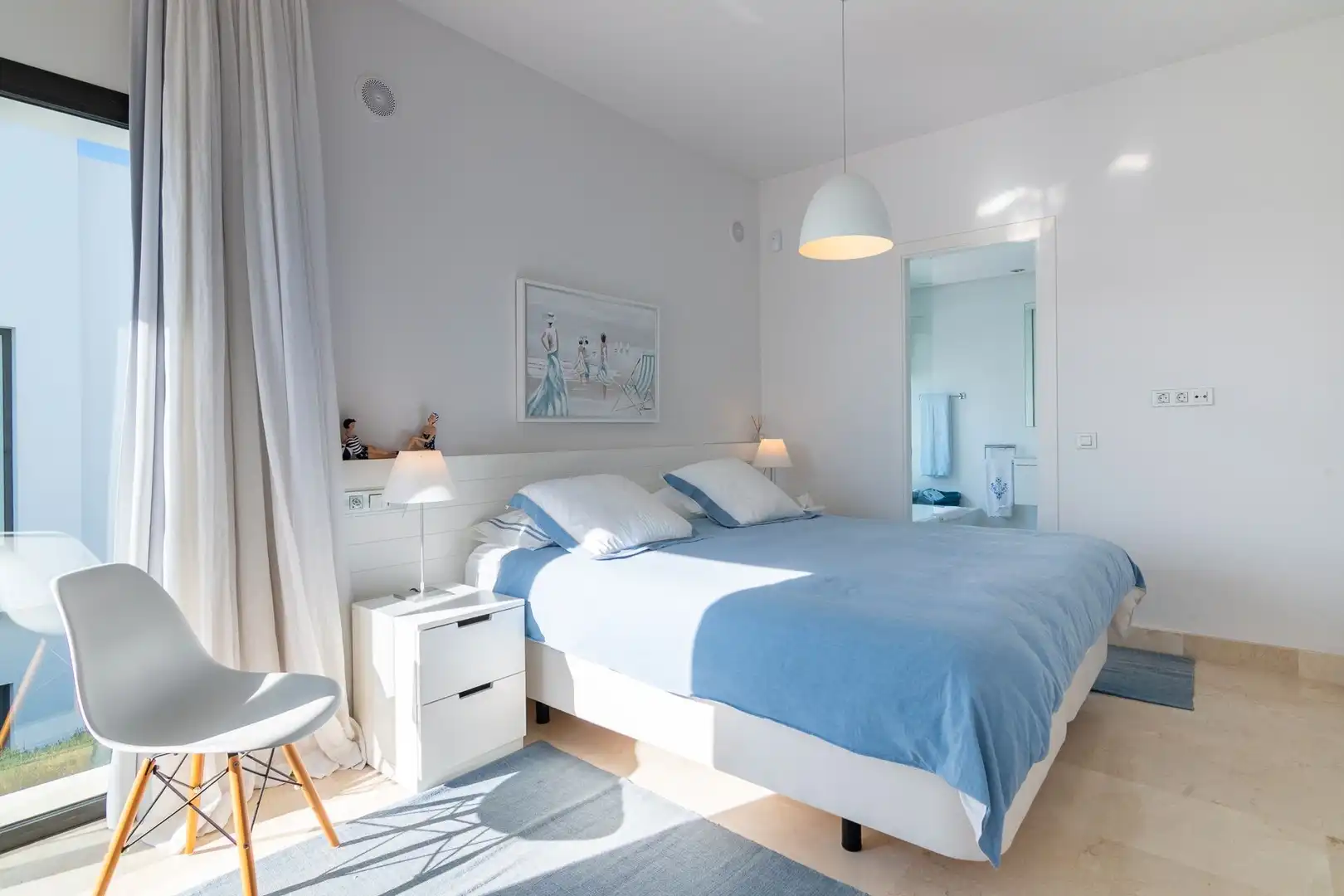 Dormitori de Casa o xalet de lloguer en Estepona amb Aire condicionat, Jardí privat i Terrassa