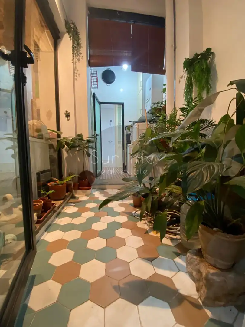 Wohnung zur Miete in Valencia mit Klimaanlage, Privatgarten und Terrasse