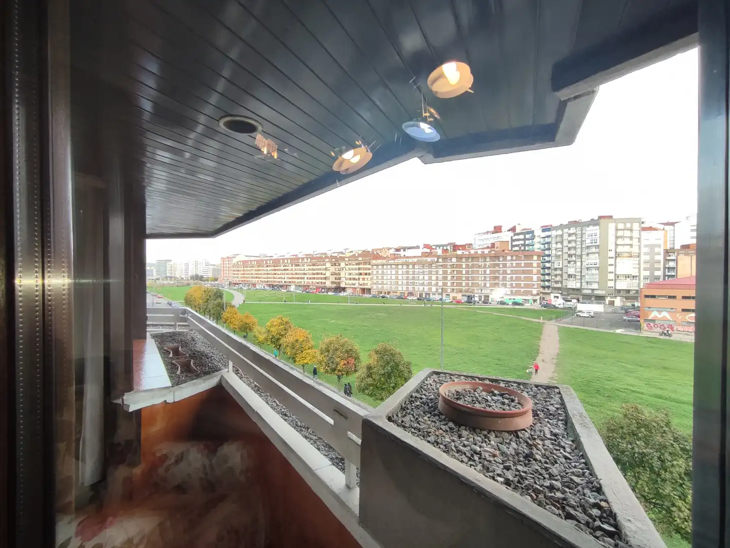 Terraza de Piso de alquiler en Gijón  con Calefacción, Parquet y Amueblado