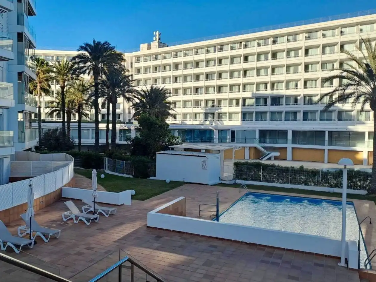 Appartamento con piscina in affitto a Avinguda de Pere Matutes Noguera 115, imagen 7