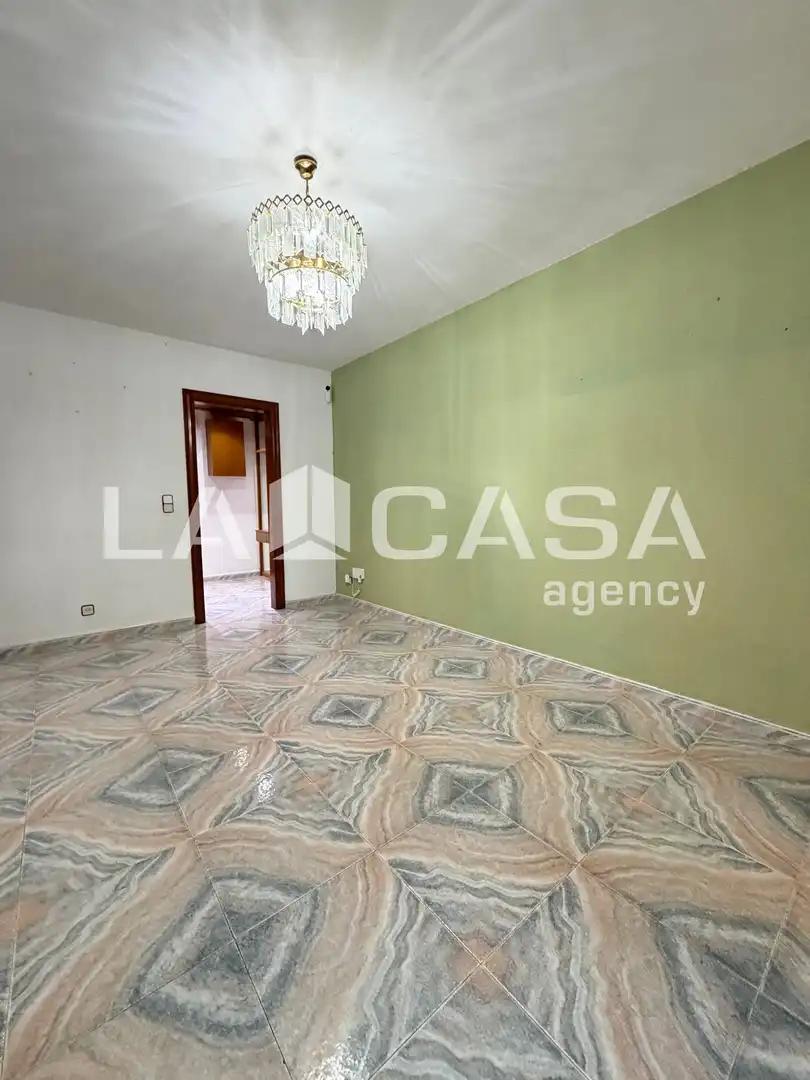 Flat for sale in Santa Coloma de Gramenet  with Balcony