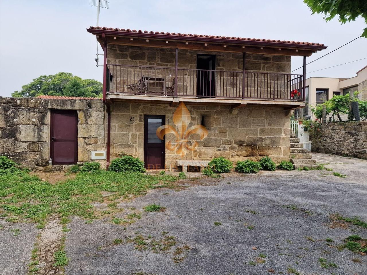 Vista exterior de Casa adosada en venda en Maside amb Jardí privat, Terrassa i Traster