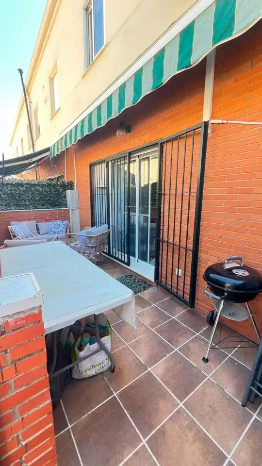 Terrassa de Casa o xalet en venda en Badajoz amb Aire condicionat, Jardí privat i Terrassa