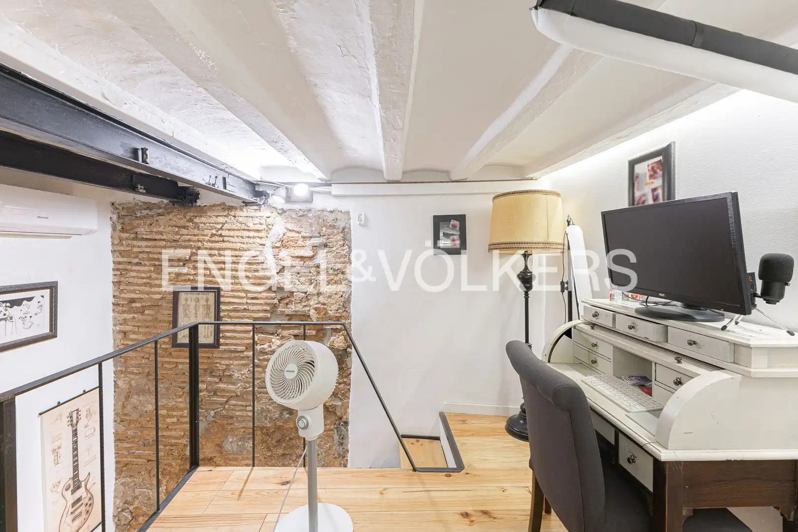 Maisonette zum Verkauf in Barcelona mit Klimaanlage, Heizung und Möbliert
