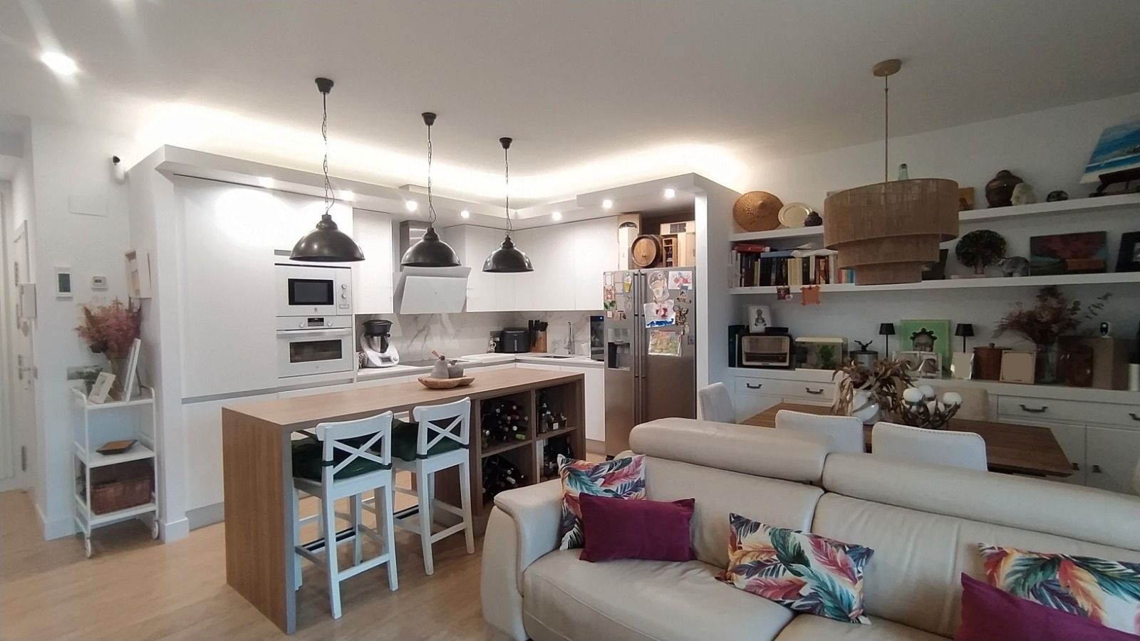 Cuina de Planta baixa en venda en Santander amb Aire condicionat, Calefacció i Jardí privat