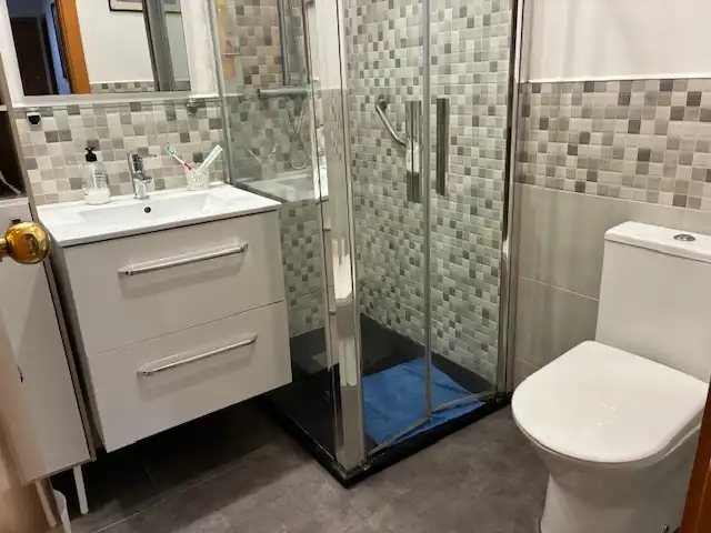 Bathroom of Flat for sale in Sant Feliu de Llobregat  with Air Conditioner, Heating and Private garden