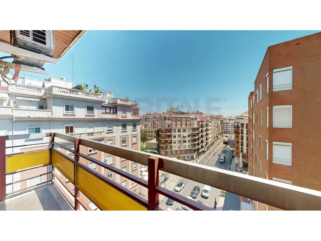 Vista exterior de Piso en venta en Valencia