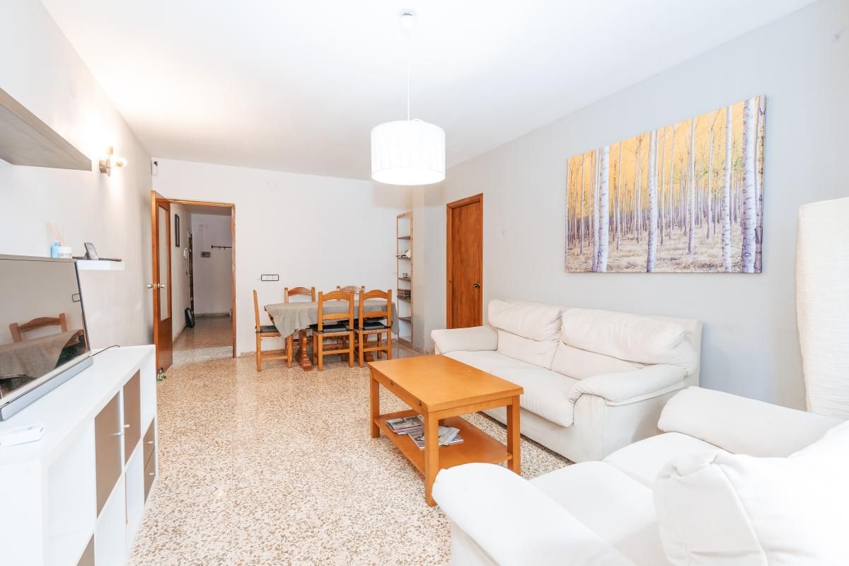 Living room of Flat for sale in Santa Eulària des Riu  with Heating, Terrace and Storage room