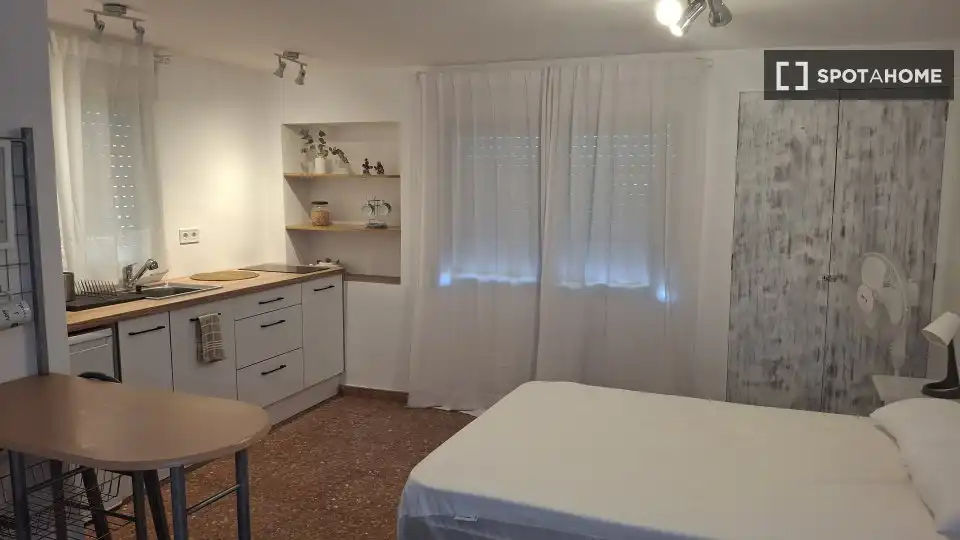 Schlafzimmer von Wohnung zur Miete in Llíria mit Klimaanlage, Heizung und Möbliert