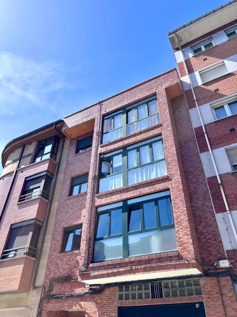 Vista exterior de Piso en venta en Gijón  con Calefacción, Parquet y Terraza