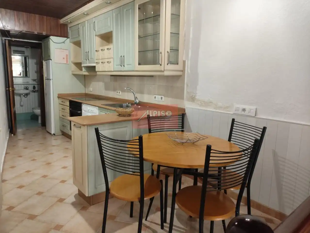 Cuina de Casa adosada de lloguer en Ourense Capital  amb Calefacció, Moblat i Balcó