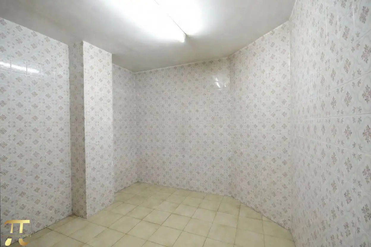 Local comercial en venda a Berga, imagen 5