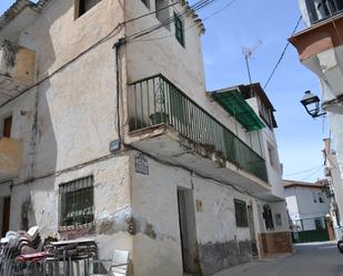 Vista exterior de Casa o xalet en venda en Pinos Genil amb Terrassa i Balcó