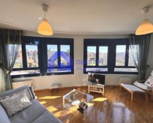 Sala d'estar de Pis en venda en Oviedo  amb Calefacció, Parquet i Traster