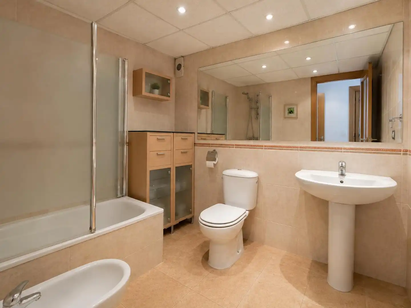 Baño de Ático de alquiler en Málaga con Jardín privado, Terraza y Amueblado