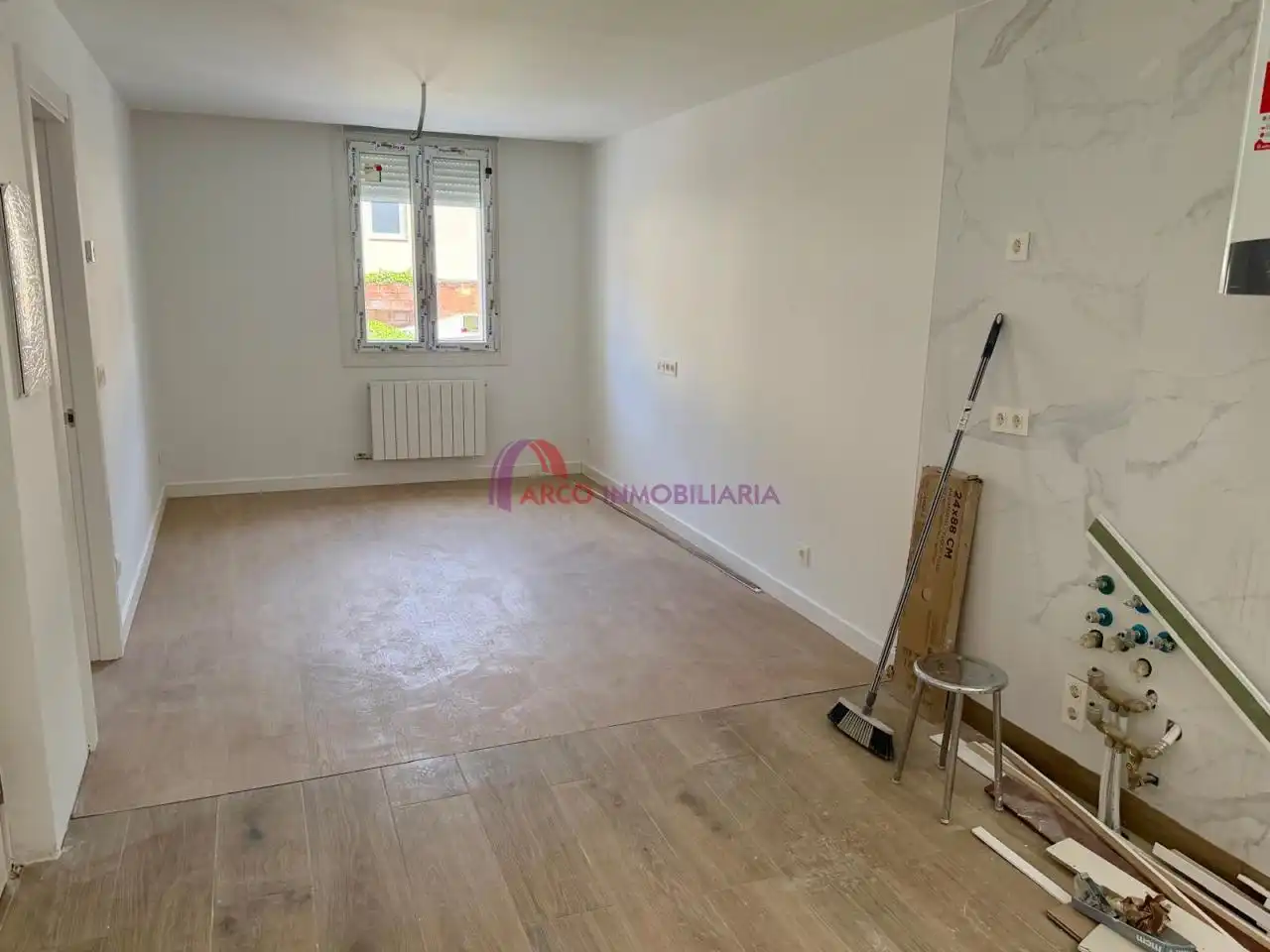 Sala d'estar de Apartament en venda en Burgos amb Calefacció i Balcó