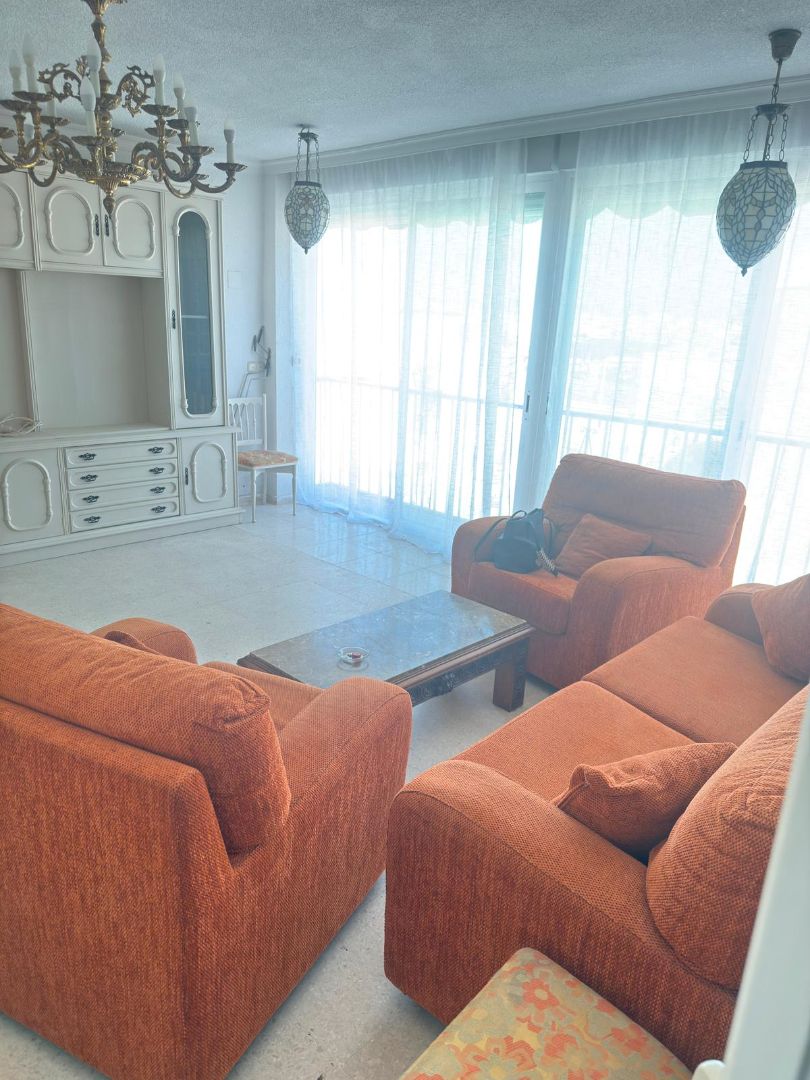 Living room of Flat to rent in  Granada Capital  with Air Conditioner, Furnished and Washing machine