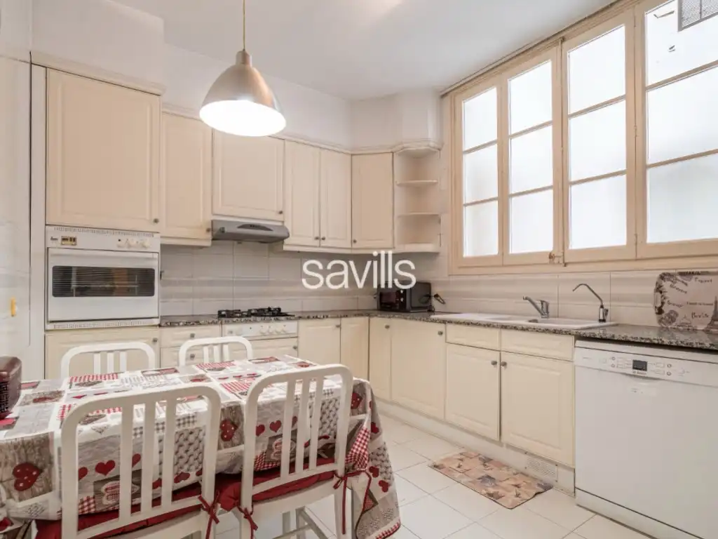 Cuina de Apartament en venda en Barcelona amb Aire condicionat, Terrassa i Balcó