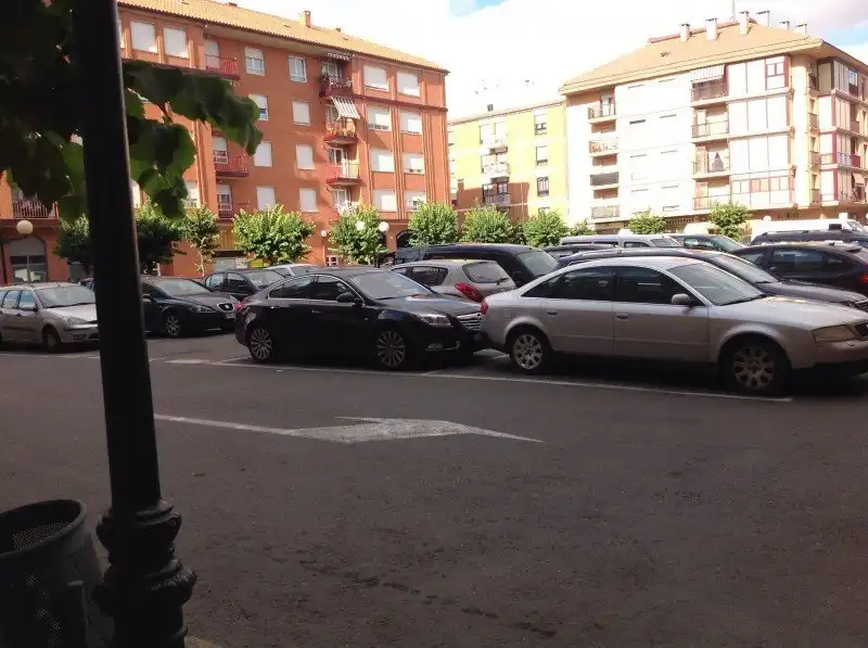 Local comercial en venda a Plaza Jacobea