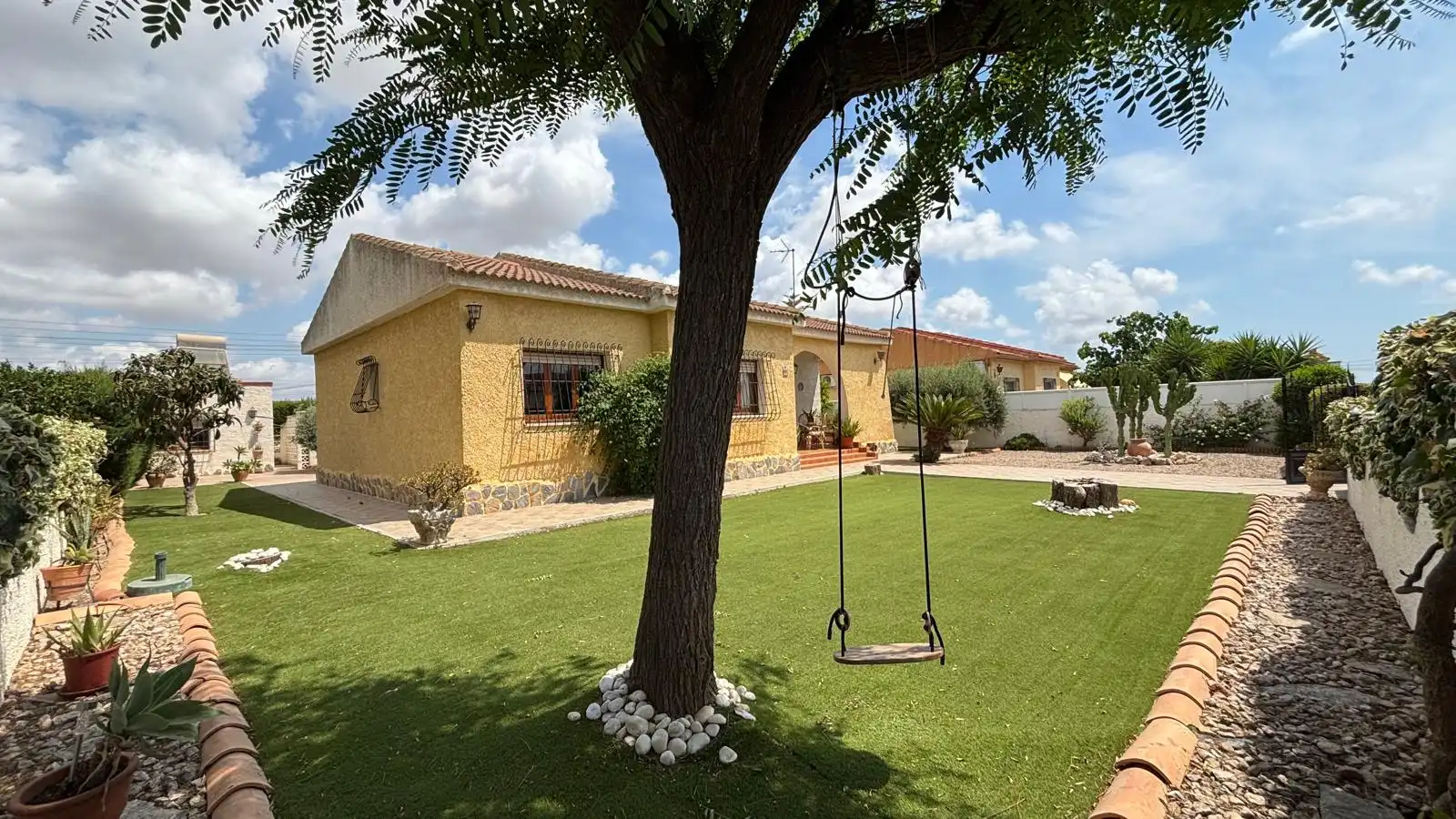Vista exterior de Casa o xalet en venda en Cartagena amb Jardí privat
