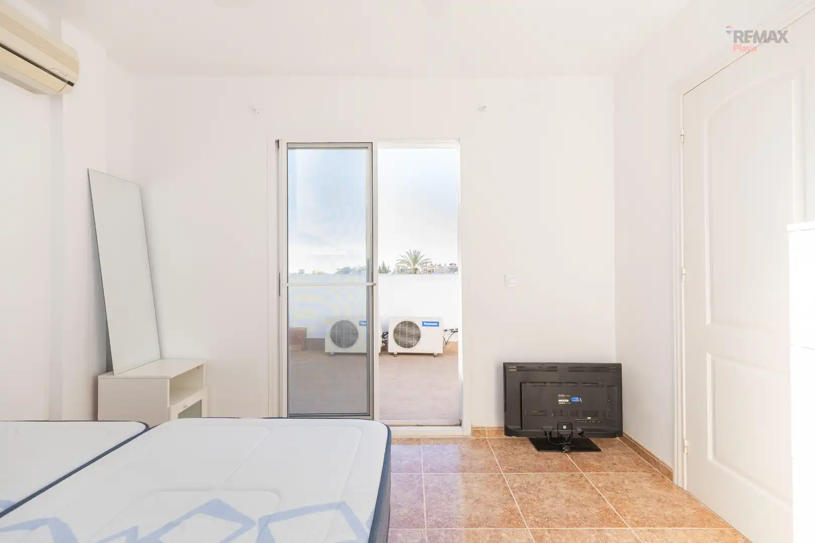 Terraced house with pool for sale in Calle Magallanes 142, imagen 30