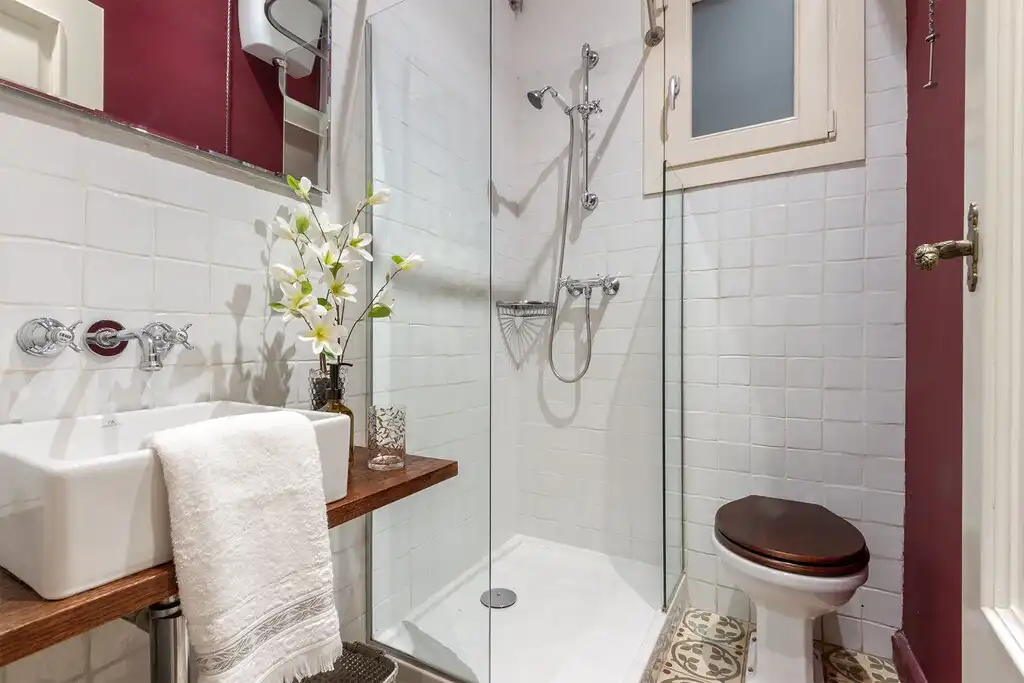 Bathroom of Apartments for sale in Barcelona  with Air Conditioner, Heating and Parquet flooring