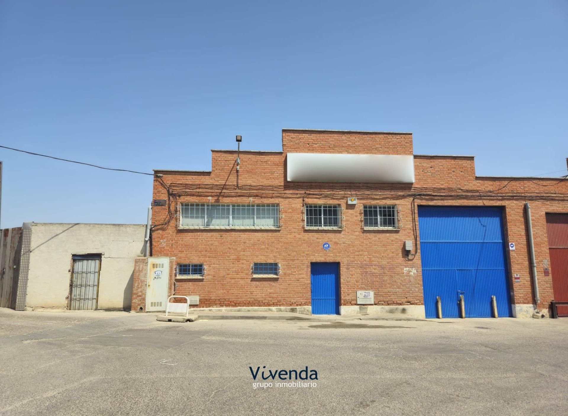 Vista exterior de Nau industrial en venda en Humanes de Madrid