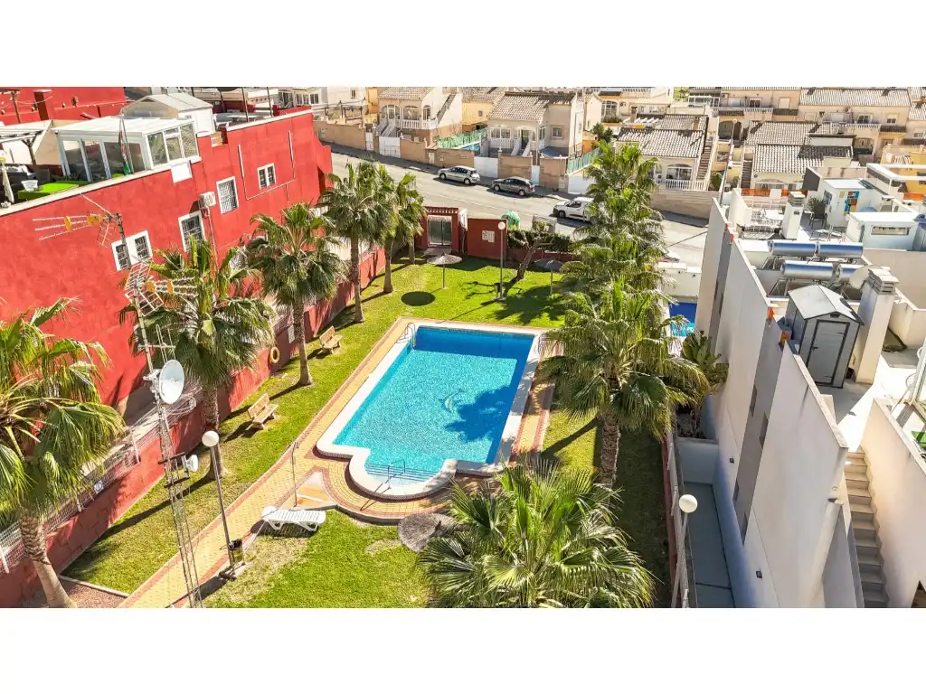 Apartamento con terraza en venta en Calle Panticosa, imagen 24