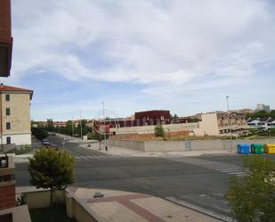 Vista exterior de Pis de lloguer en Salamanca Capital amb Calefacció i Moblat