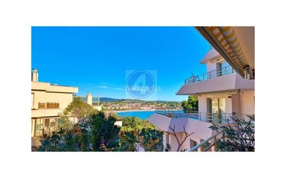 Vista exterior de Apartament en venda en Sant Feliu de Guíxols amb Piscina