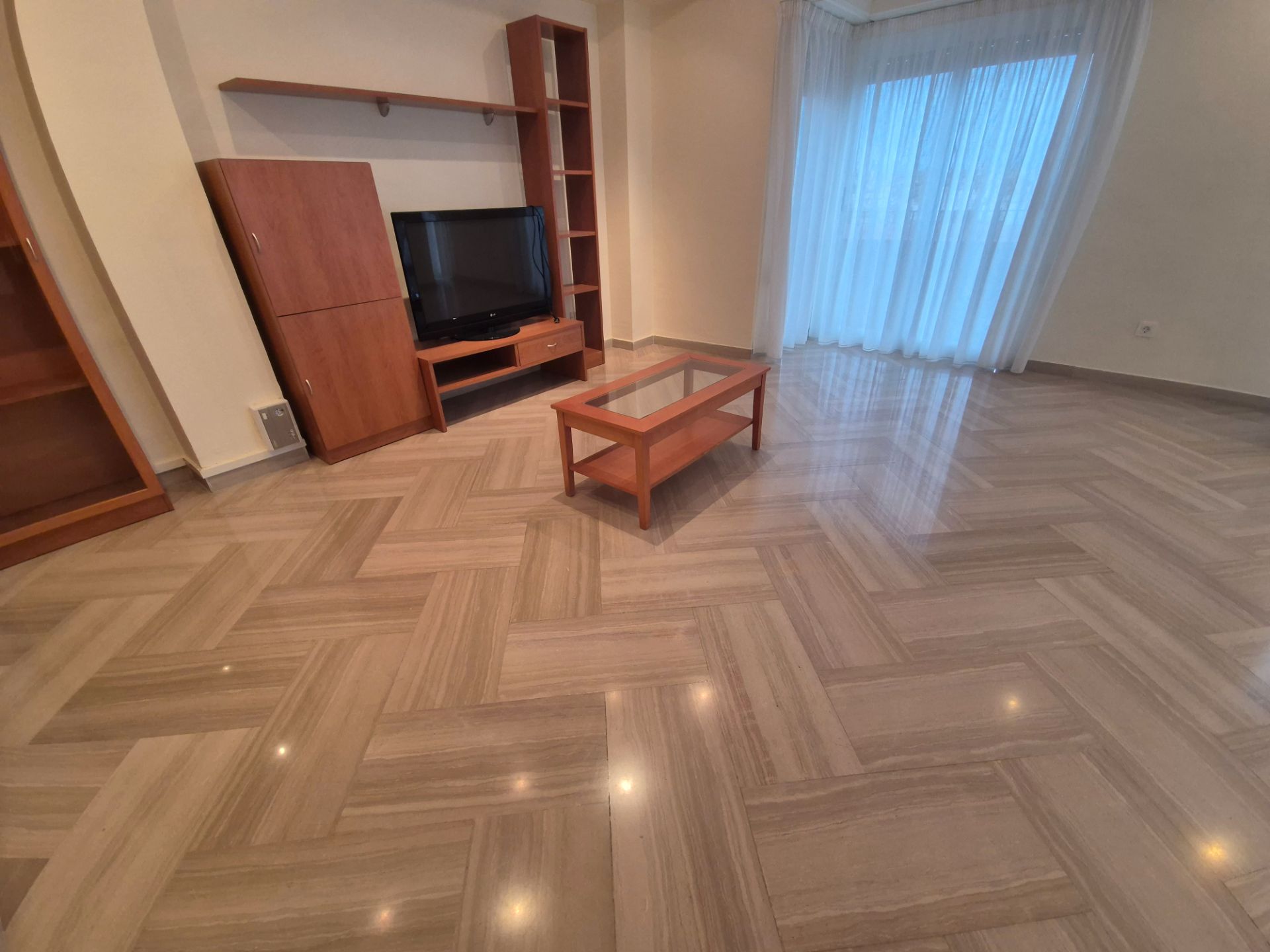 Pis de lloguer a Plaza Crevillente - Antiguos Juzgados - El Asilo