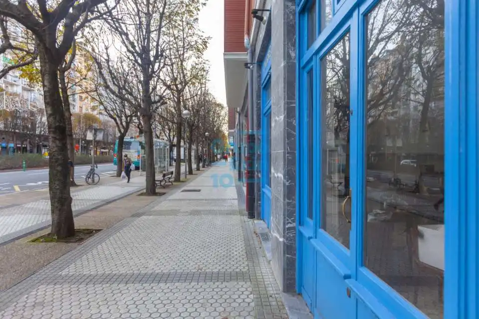Gewerbefläche zum Verkauf in Madrid Etorbidea
