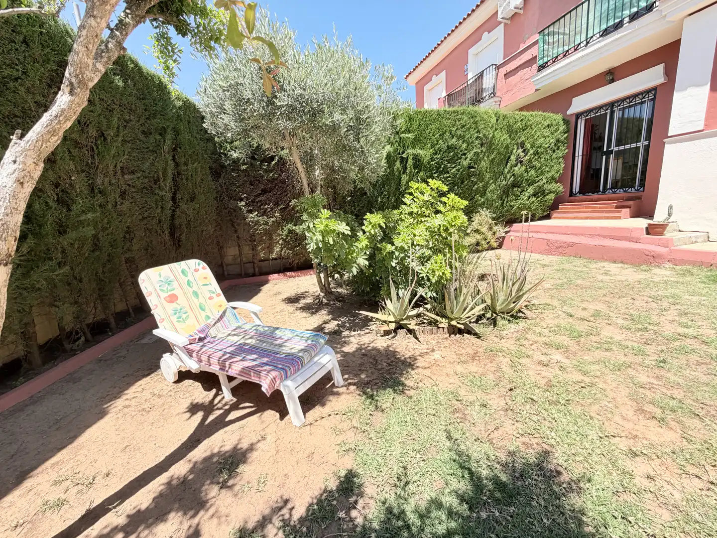 Casa adosada en venta en Calle las Marismas, Salteras
