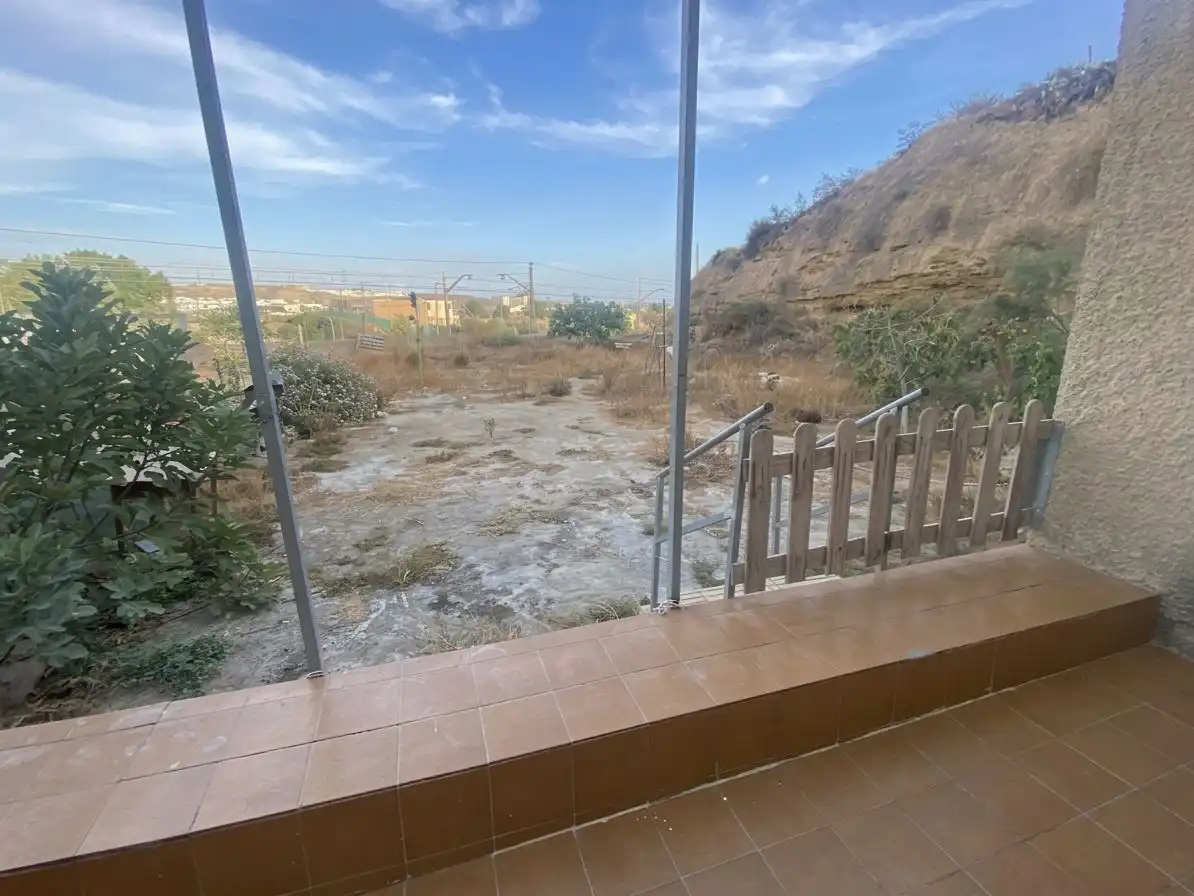 Haus oder Chalet zum Verkauf in Huércal de Almería mit Terrasse und Balkon