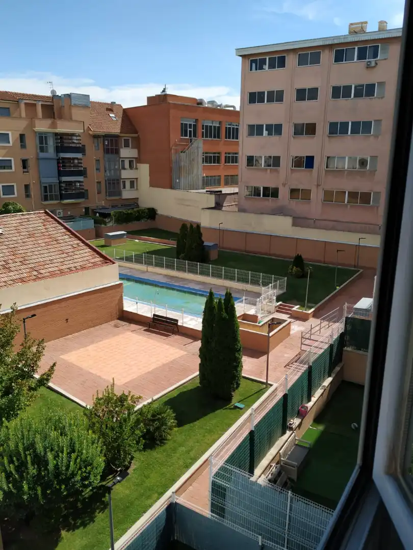 Swimming pool of Flat for sale in Madrid  with Air Conditioner, Heating and Storage room