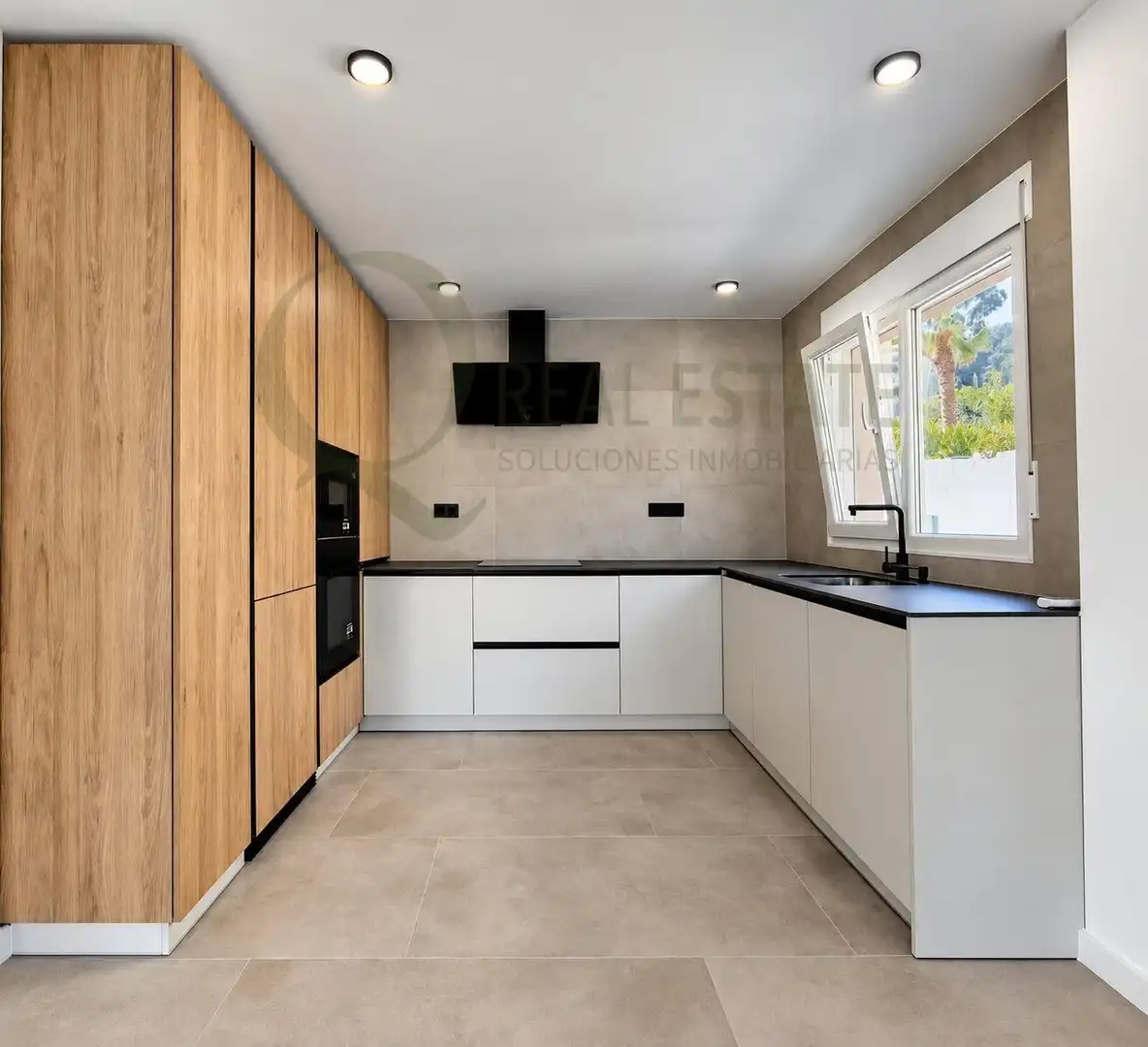Detached house with garden for sale in Calle Calle Torrevella, imagen 6