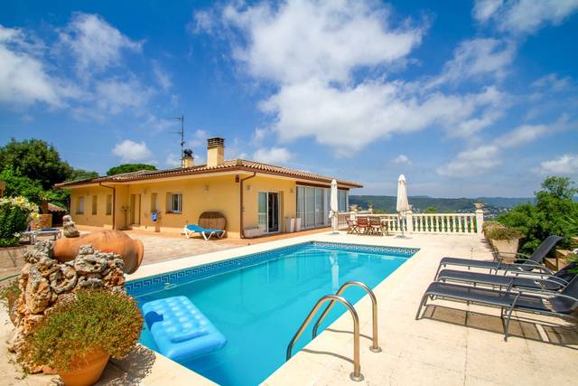 Casa-chalet en Venta en carrer dels cedres en Urbanitzacions