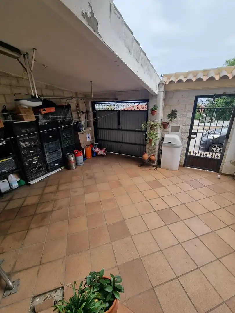 Casa adosada en venda en Algeciras amb Jardí privat, Traster i Piscina comunitària