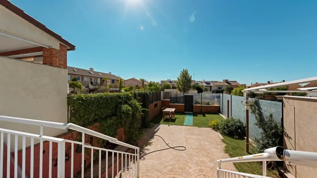 Jardí de Casa o xalet en venda en Cobeña amb Aire condicionat, Calefacció i Terrassa