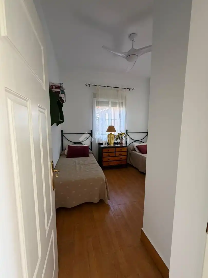 Dormitori de Casa o xalet en venda en Dos Hermanas amb Aire condicionat