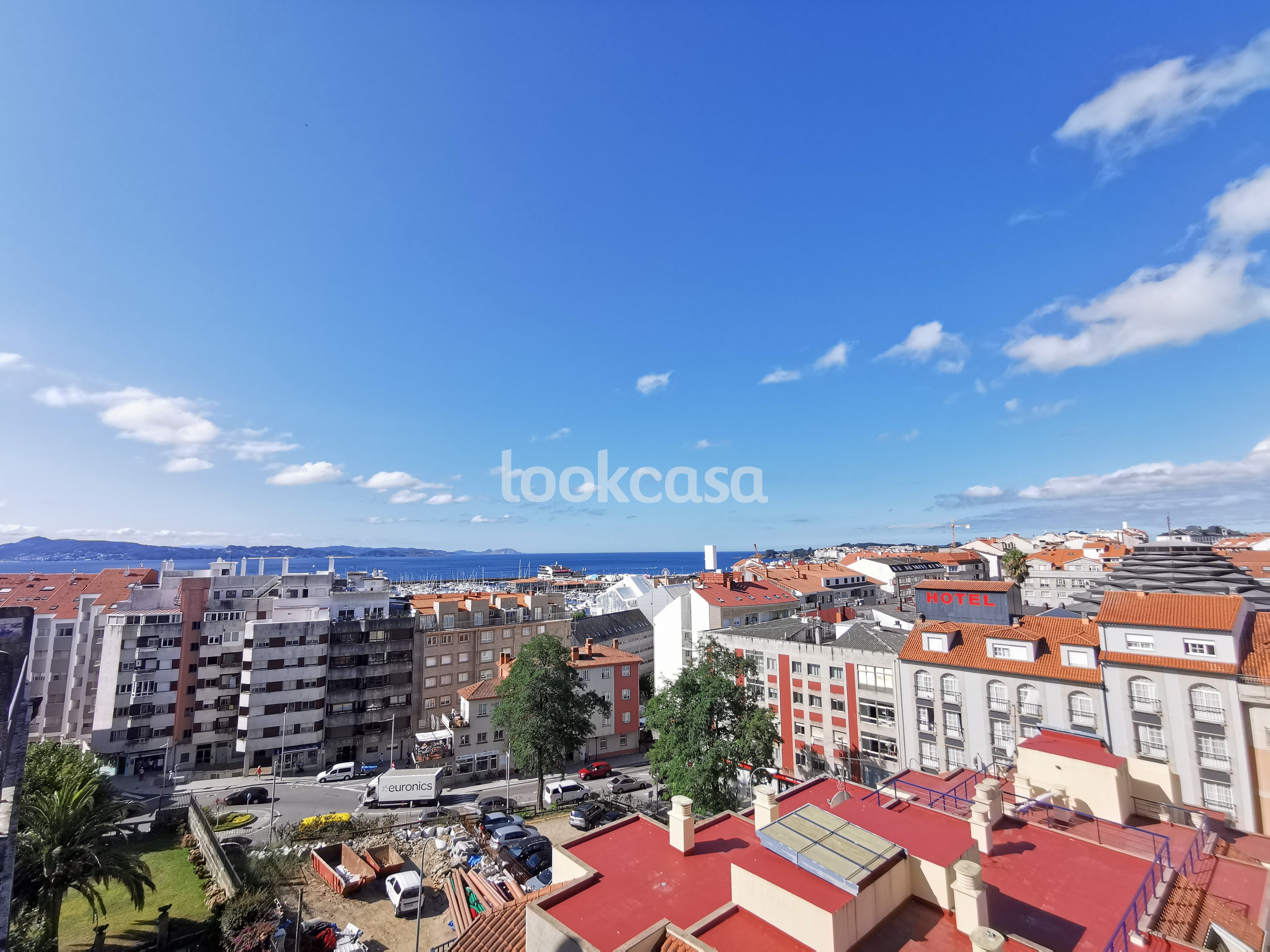 Vista exterior de Àtic en venda en Sanxenxo amb Terrassa, Traster i Moblat