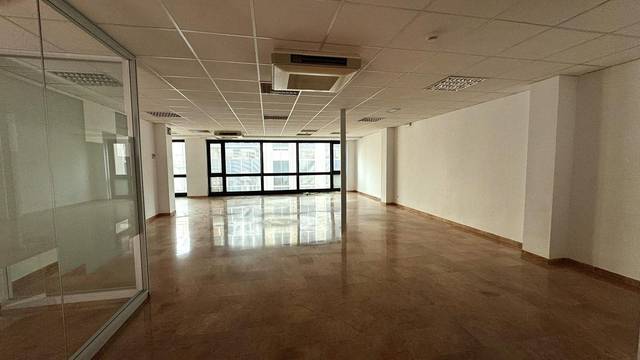 Oficina en Alquiler en Calle CRISTOFOR COLOM, 4 en Eixample