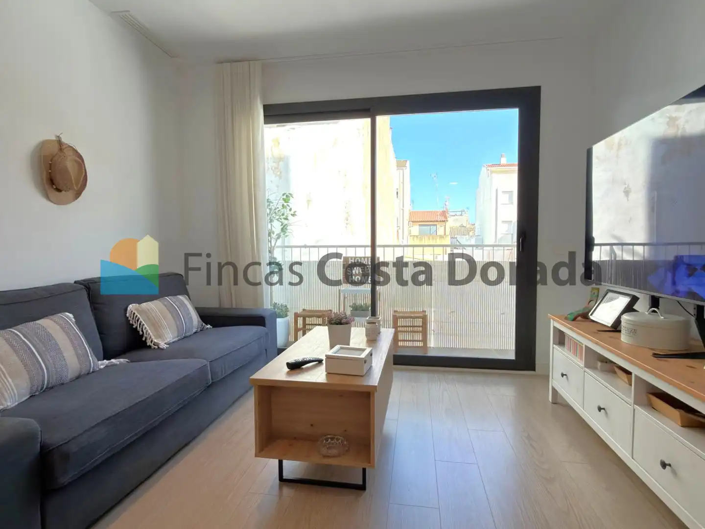 Sala de estar de Piso en venta en Vilanova i la Geltrú con Aire acondicionado, Calefacción y Parquet