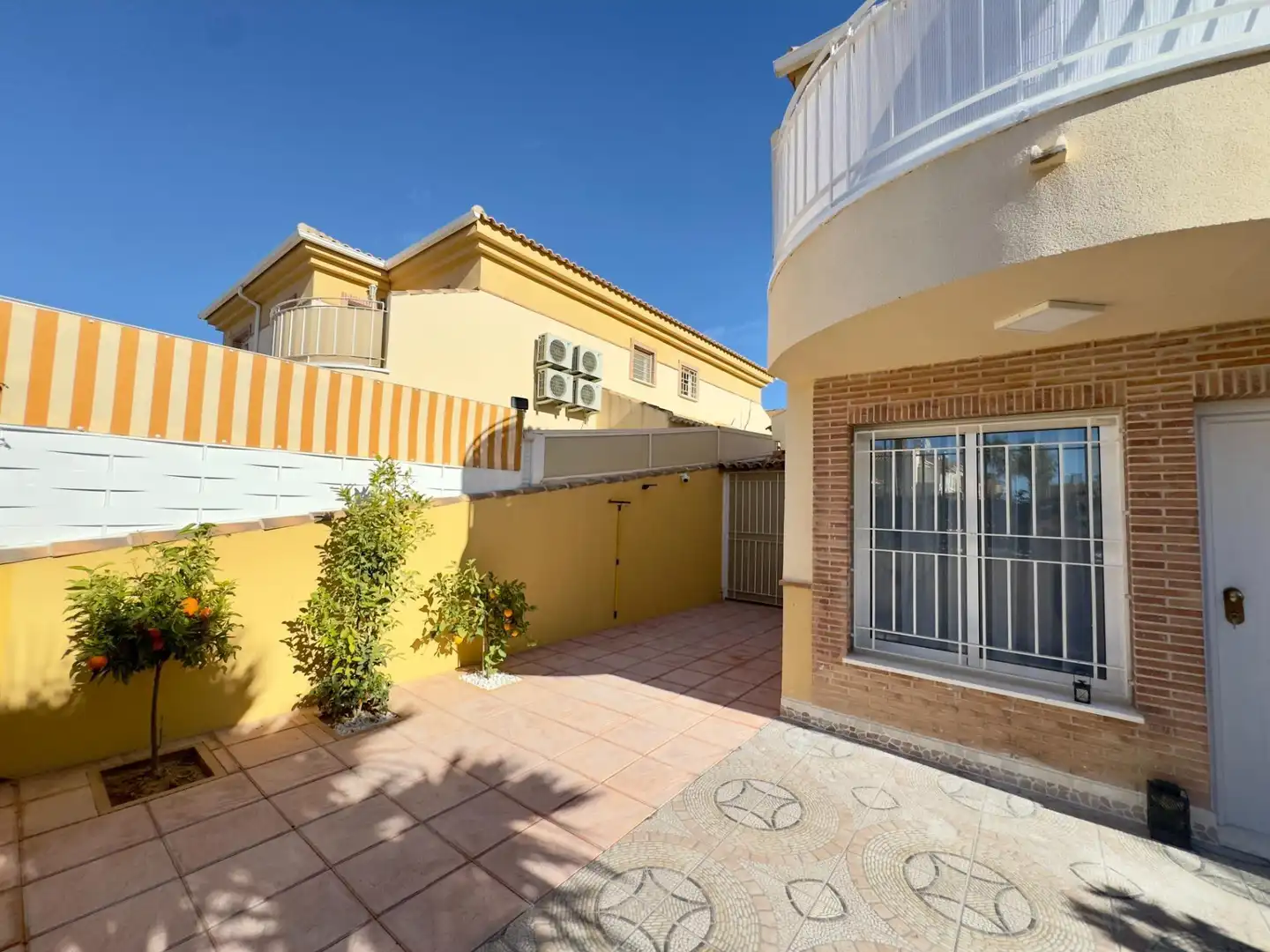 Vista exterior de Casa adosada en venta en Rojales